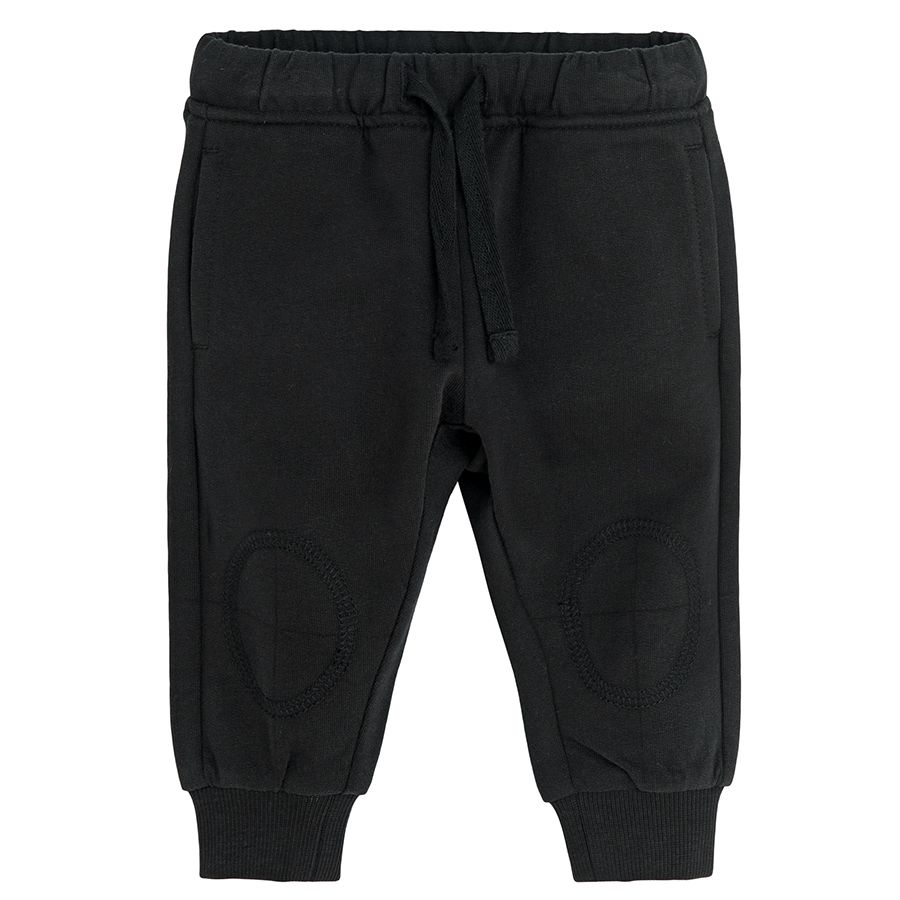 Black jogging pants