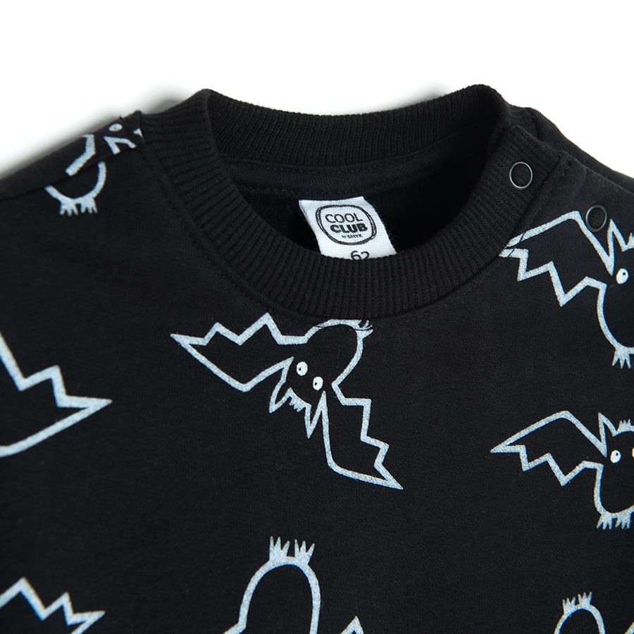 Black sweatshirt with bats print