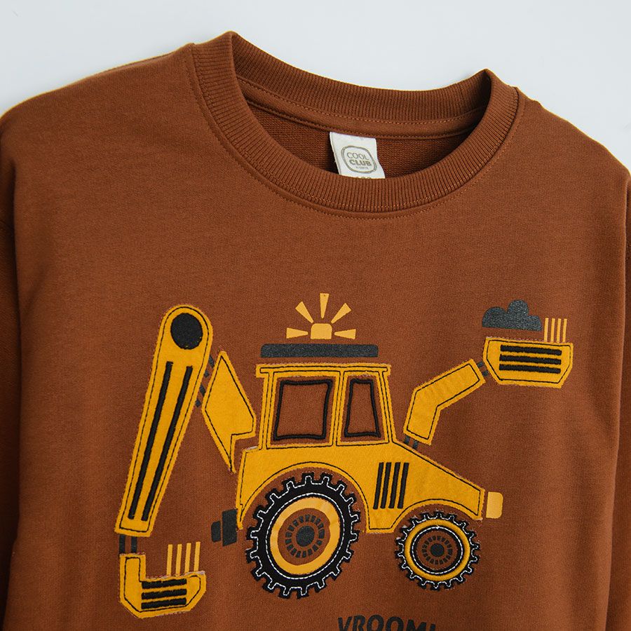Brown sweatshirt with tracter print