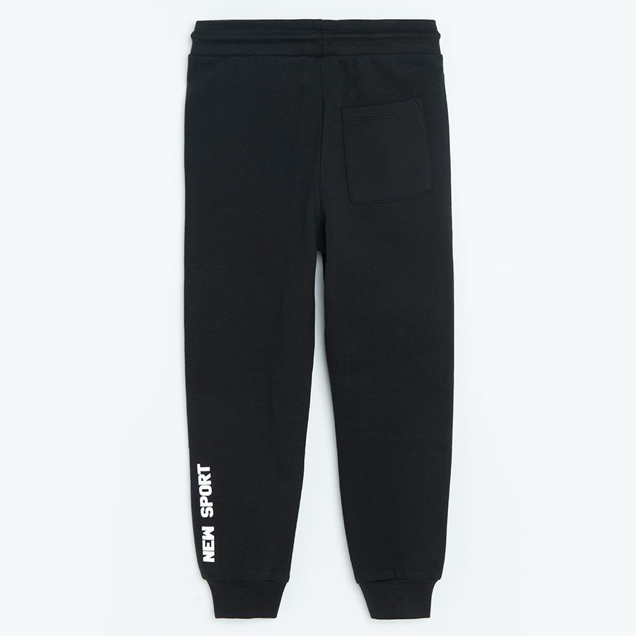 Black jogging pants