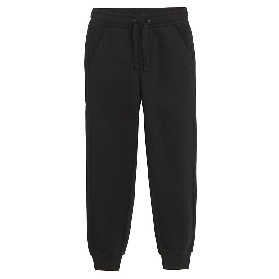 Black jogging pants
