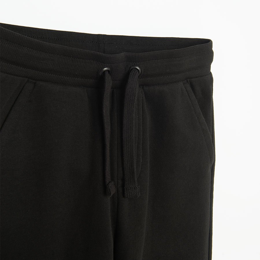 Black jogging pants