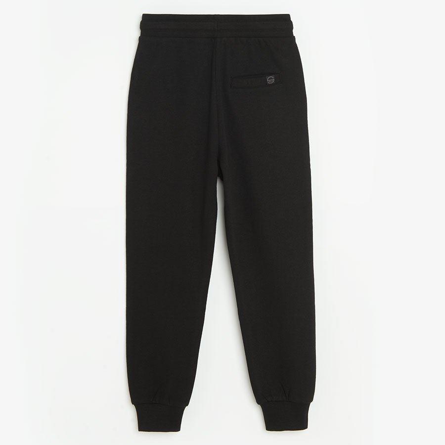 Black jogging pants