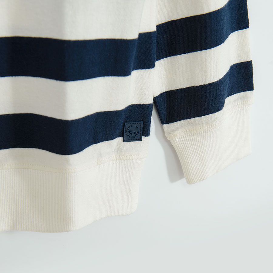 White and blue stripped sweatshirt