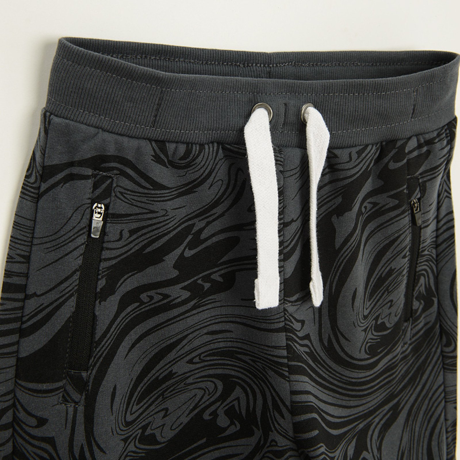 Black jogging pants