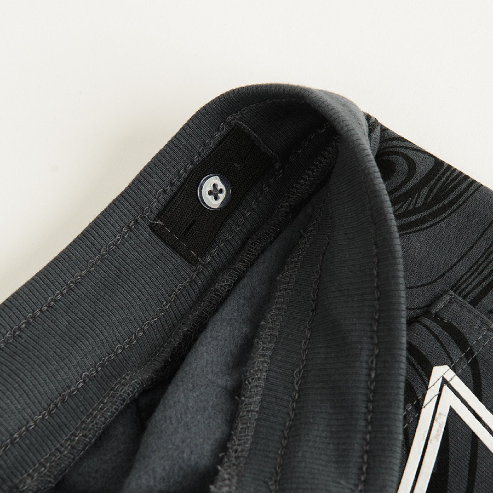 Black jogging pants