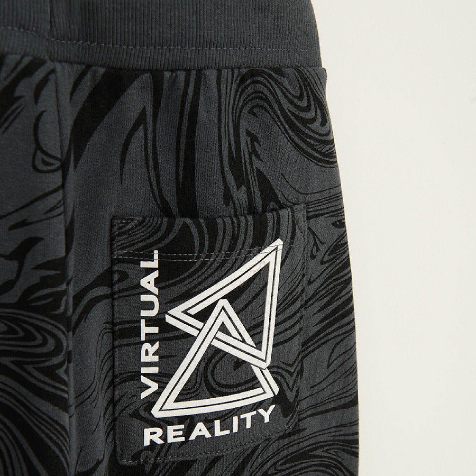 Black jogging pants