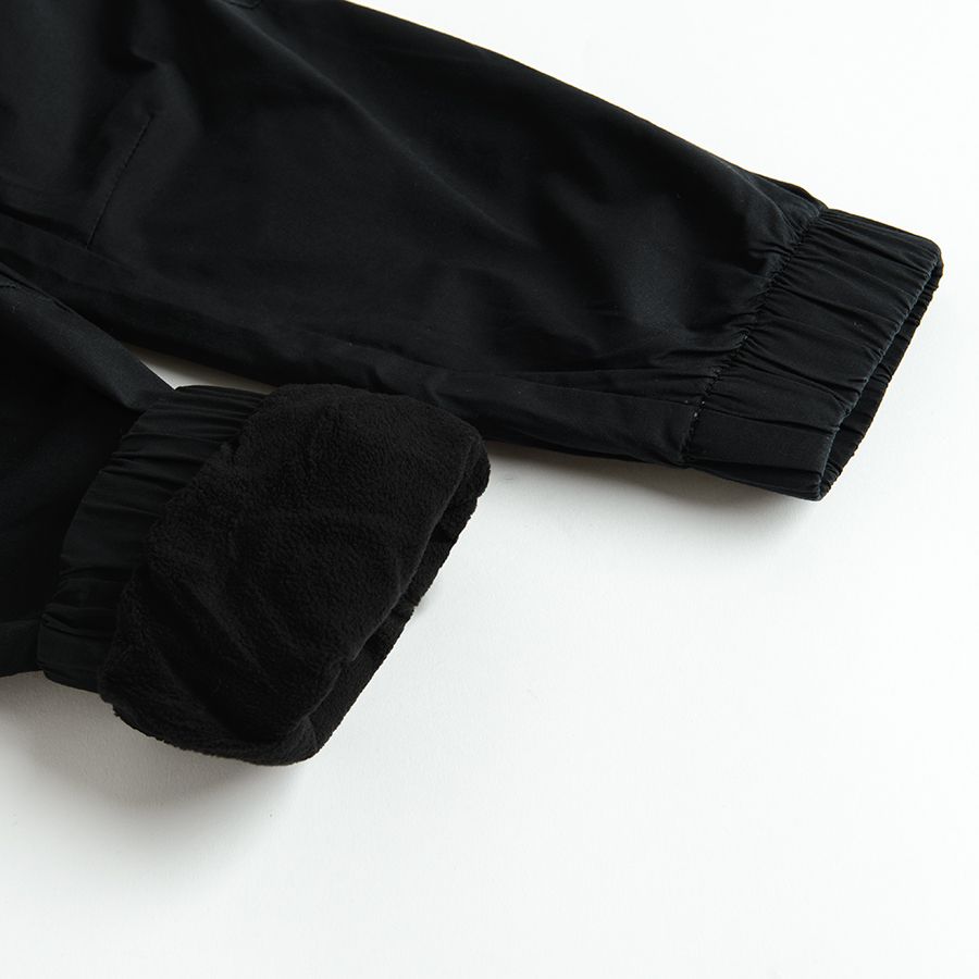 Παντελόνι μαύρο με τσέπες και επένδυση fleece