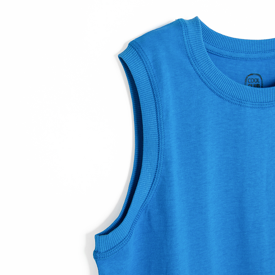 Blue sleeveless T-shirt