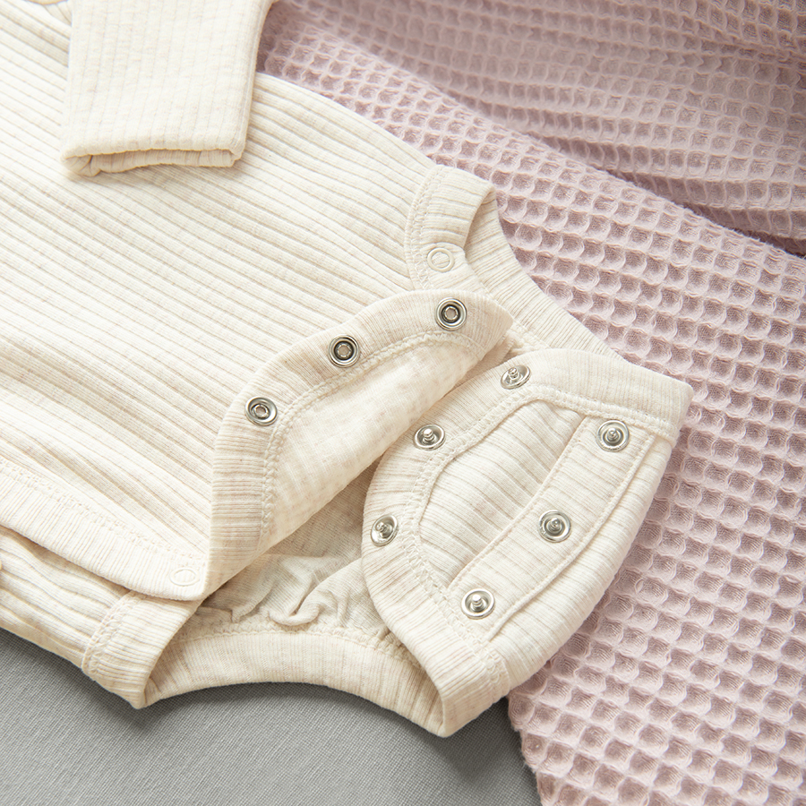 CLOTHING SET