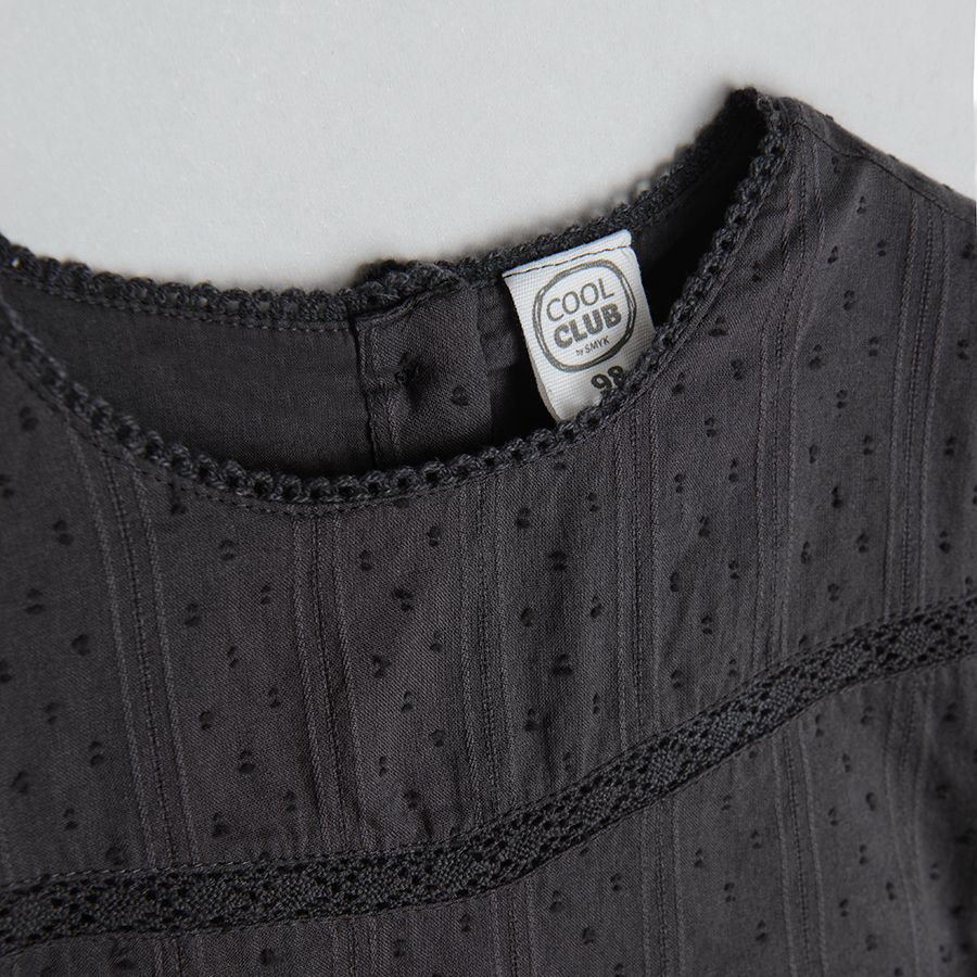 Μπλούζα κοντομάνικη μαύρη με κέντηματα και κουμπιά