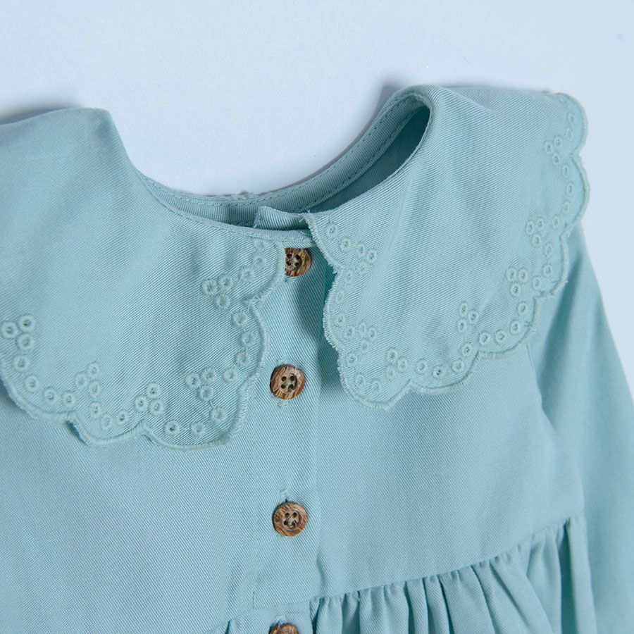 Green long sleeve dress with embroidered colar