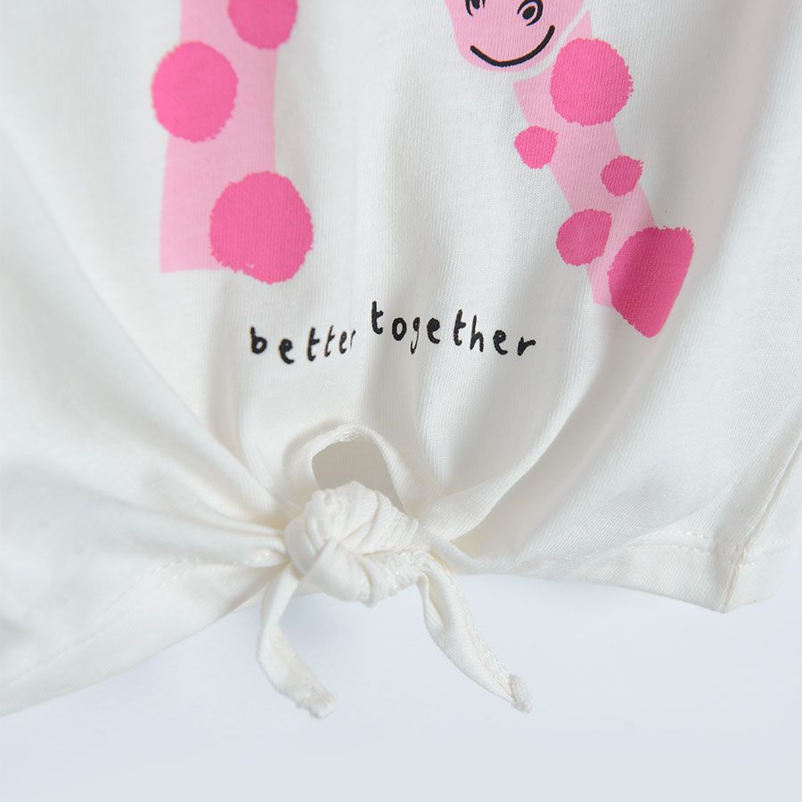 Μπλούζα κοντομάνικη λευκή με στάμπα ροζ καμηλοπαρδάλεις Better Together