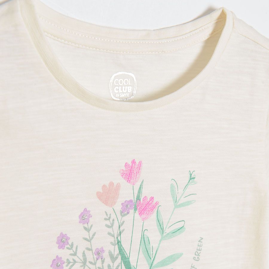 White short sleeve T-shirt with flower pot print