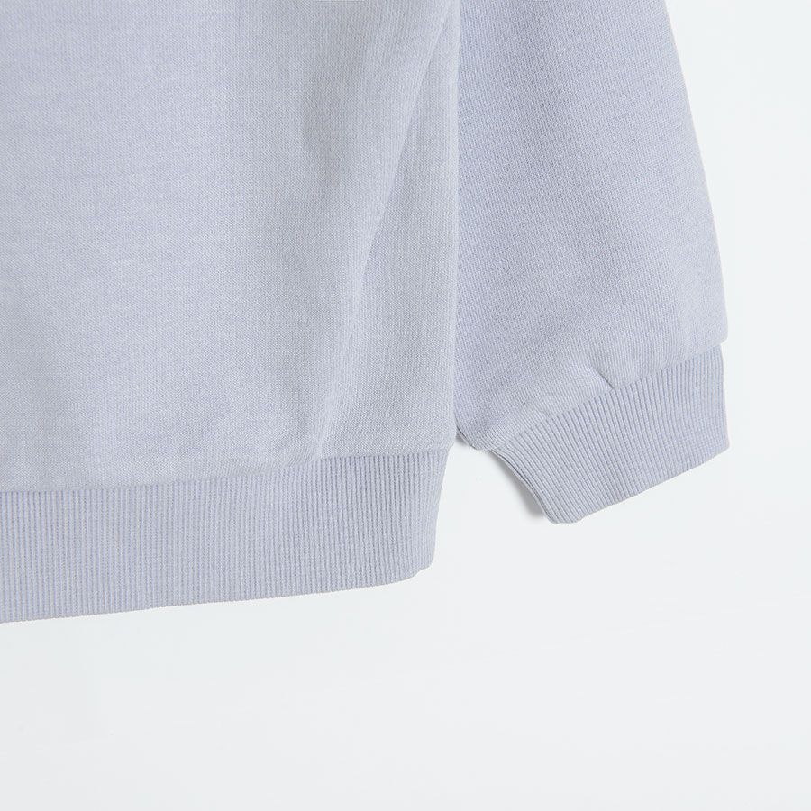 Gray seatshirt with Happy print