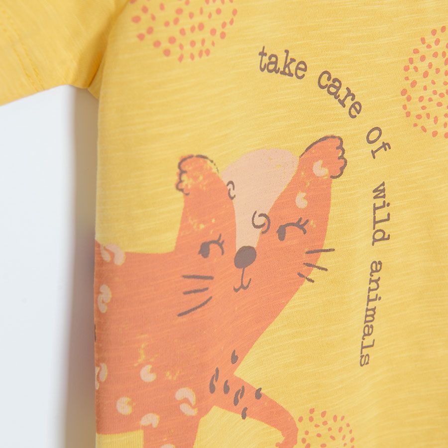 Yellow short sleeve T-shirt with wild cat print