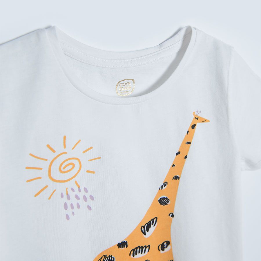 White short sleeve T-shirt with giraffe print