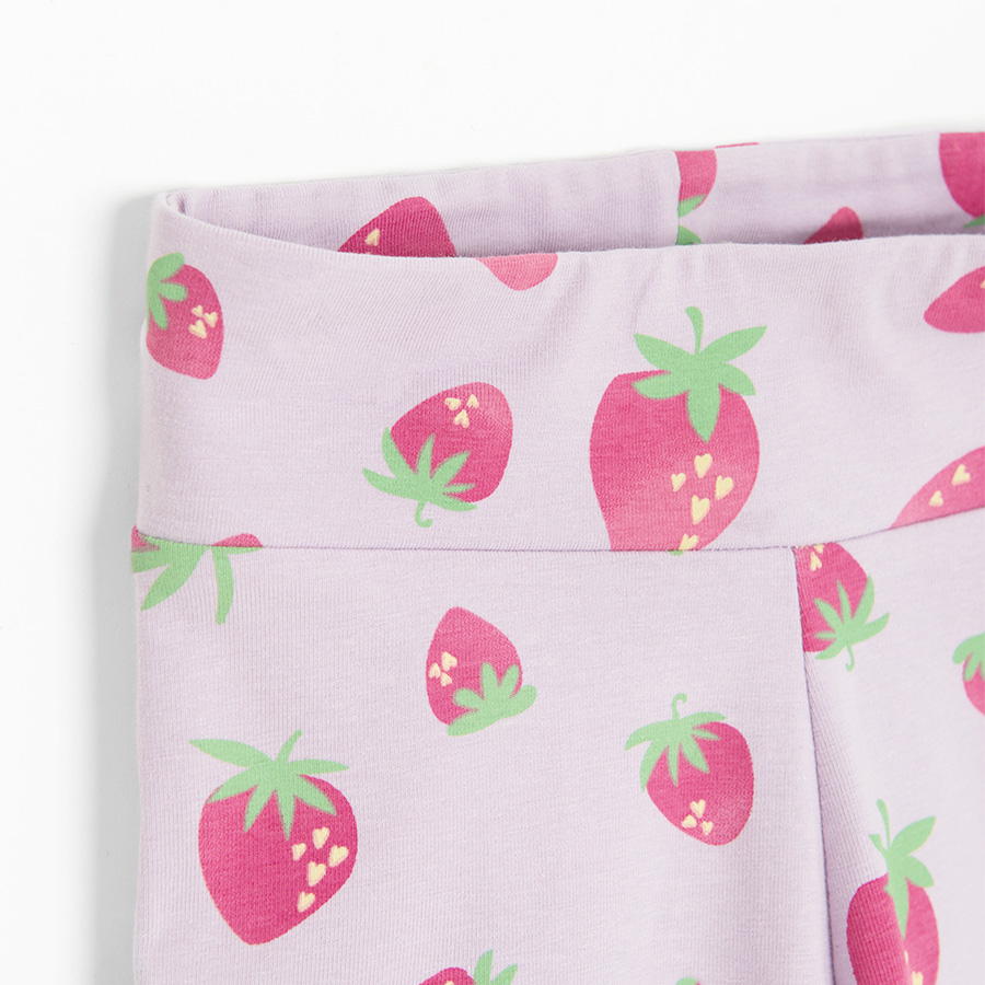 Violet short leggings with strawberries print