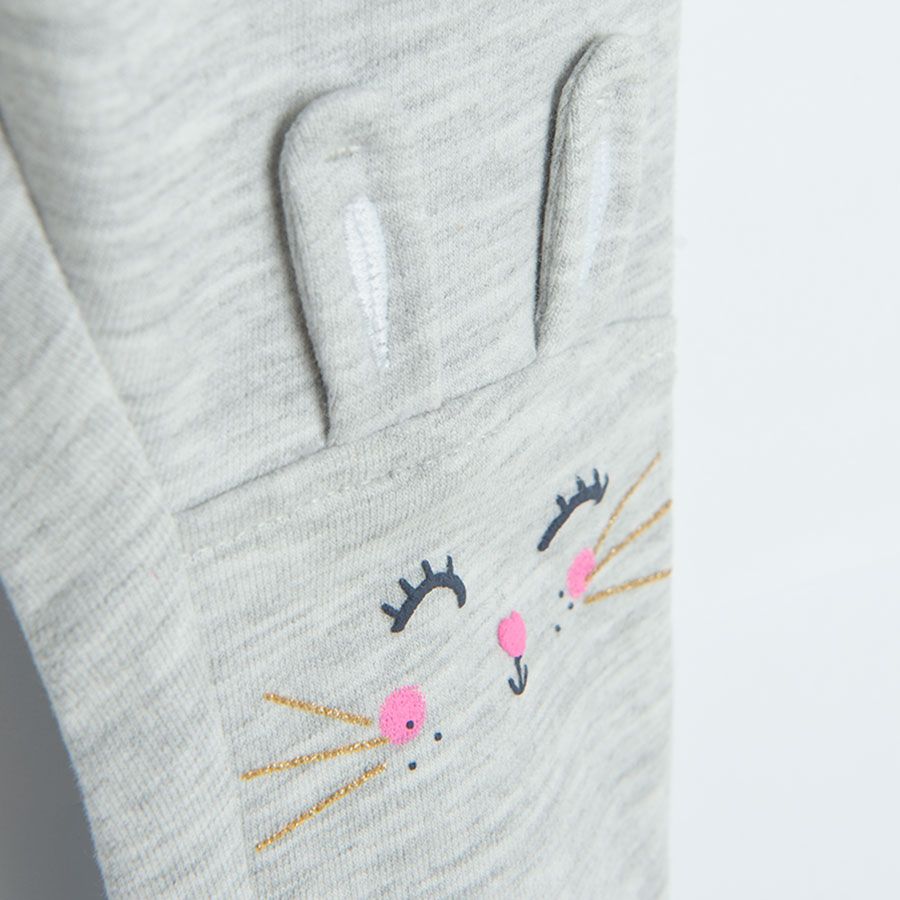Grey jeggings with car print on the knees