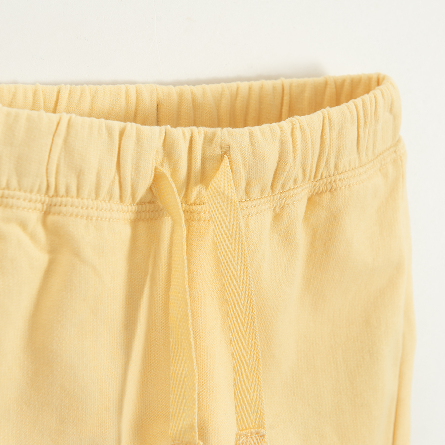 Yellow joggins set, sweatshirt with apple and SMILE EVERYDAY print and pants