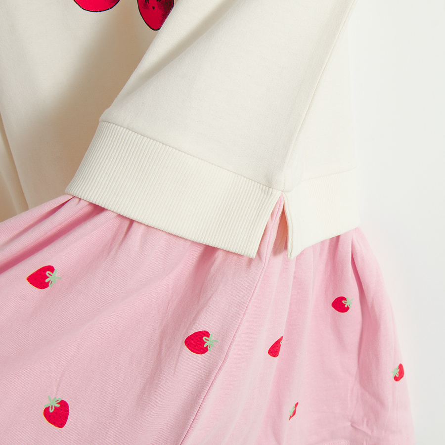 Φόρεμα μακρυμάνικο εκρού με στάμπα φρούτα και ροζ φούστα με στάμπα φράουλες