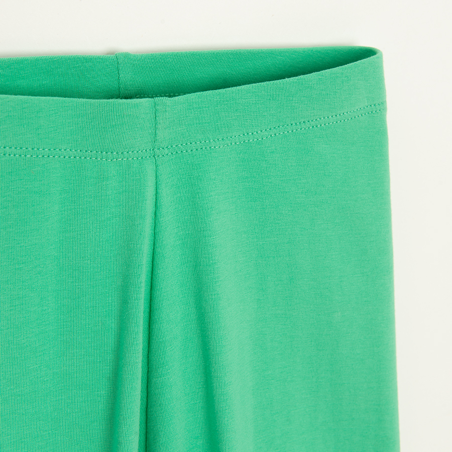 Green leggings