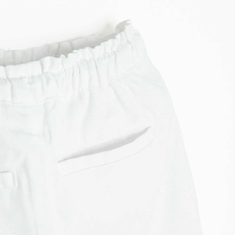White high waist shorts with elastic waist