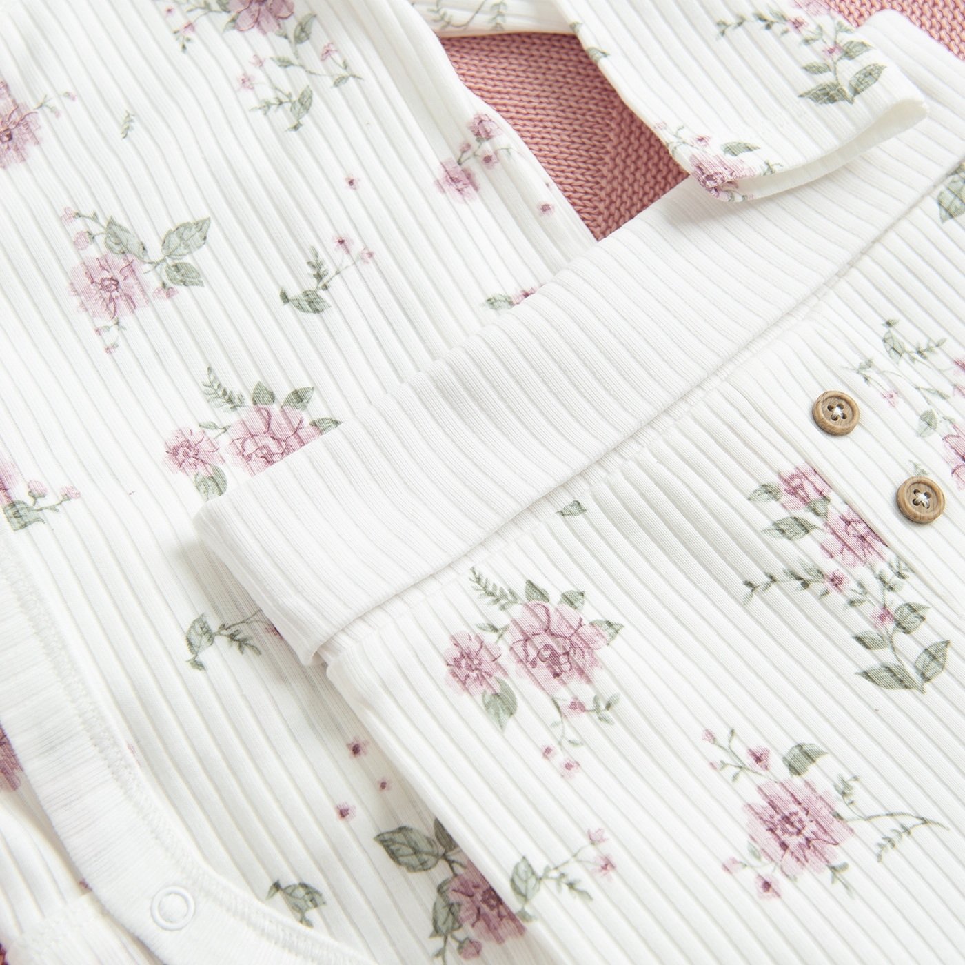 CLOTHING SET