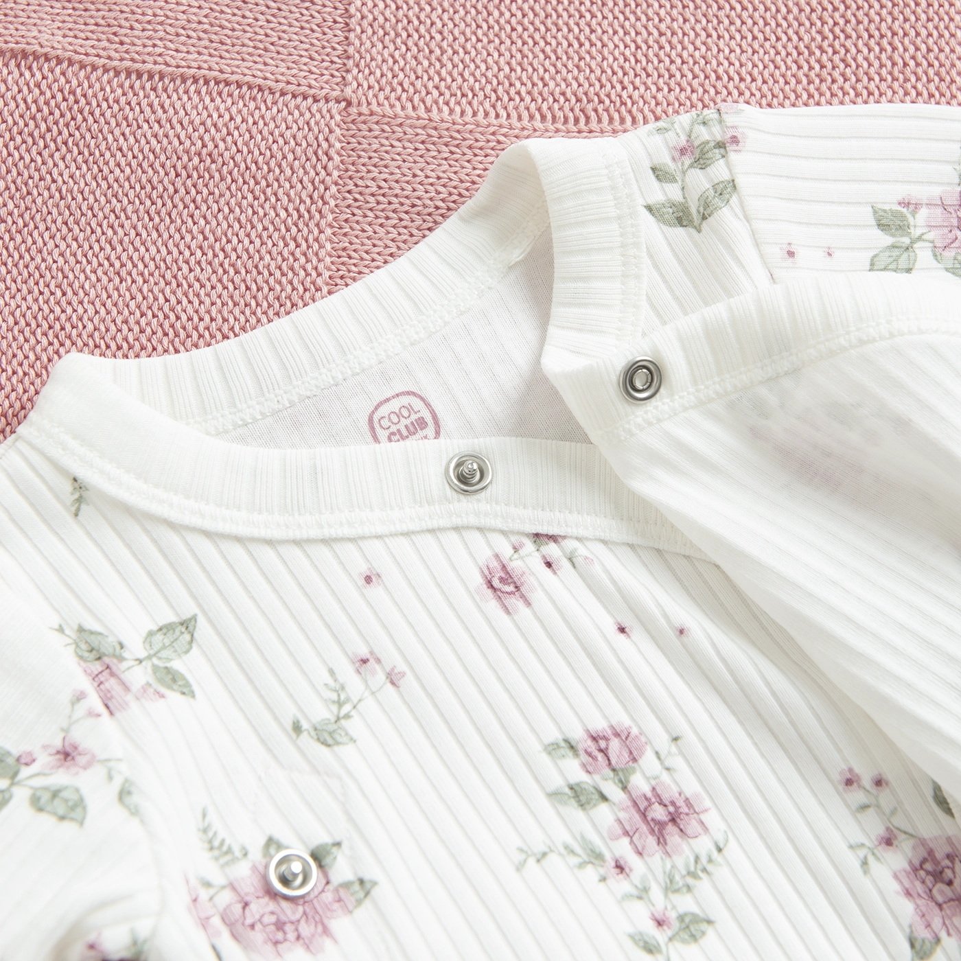 CLOTHING SET