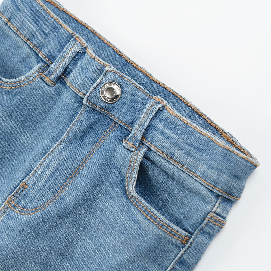 Παντελόνι τζιν με κουμπί και σχέδια καρδούλες στα γόνατα
