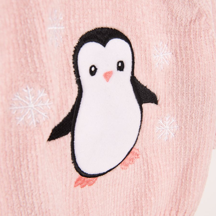 Ecru sweater with penguin print