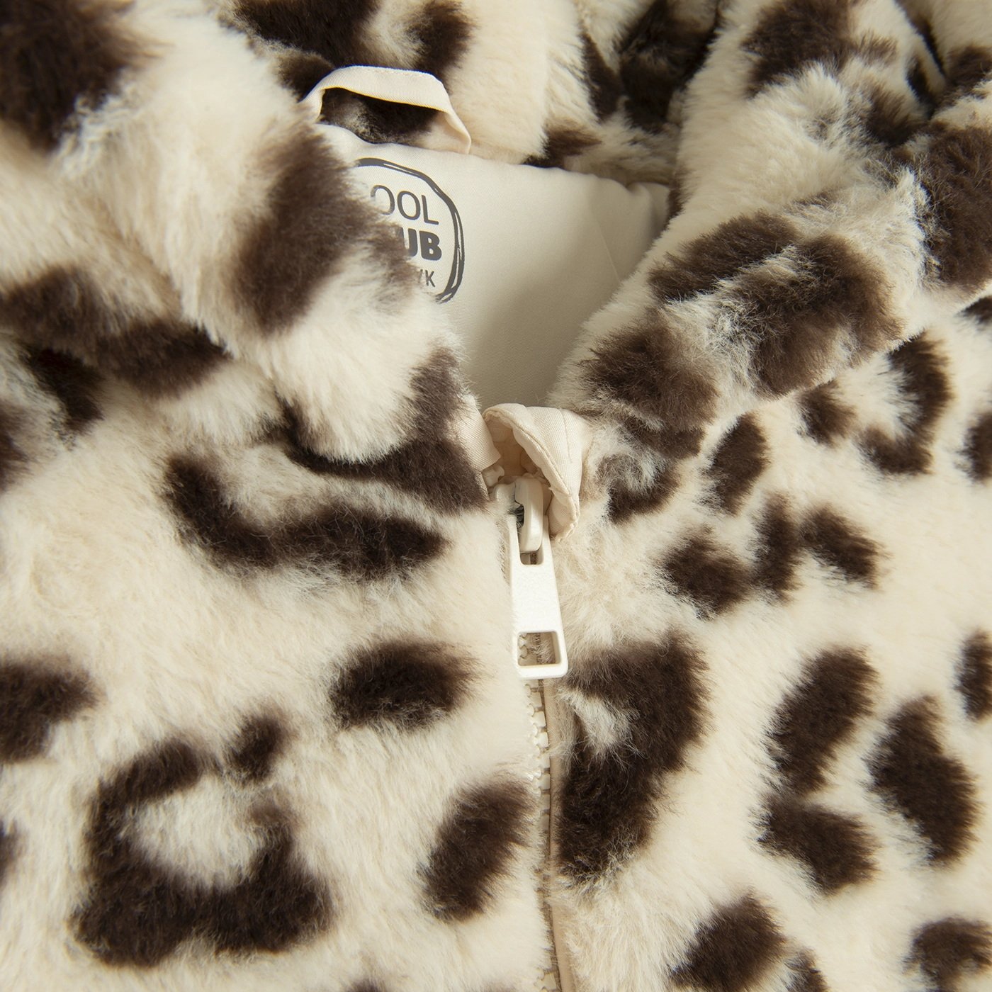 Μπουφάν λευκό με animal print και φερμουάρ