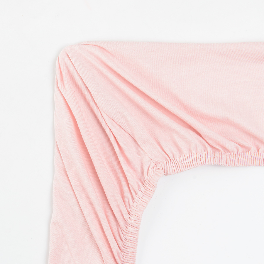 Pink fitted sheet
