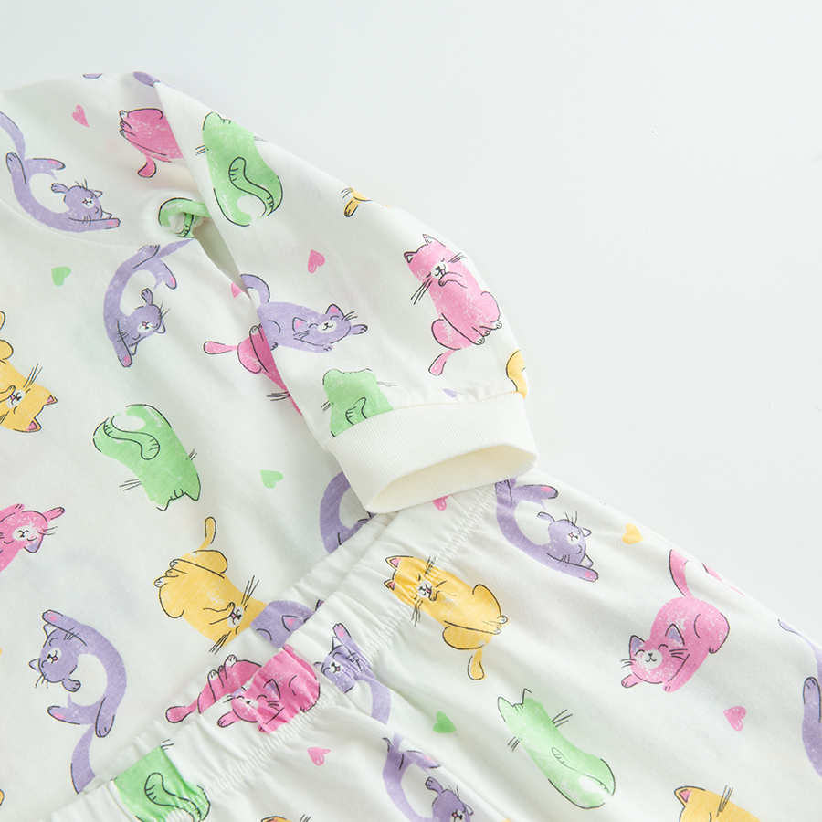 Ecru long sleeve and pants pyjamas with kittens print