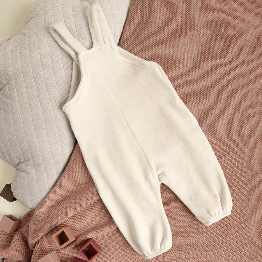 CLOTHING SET