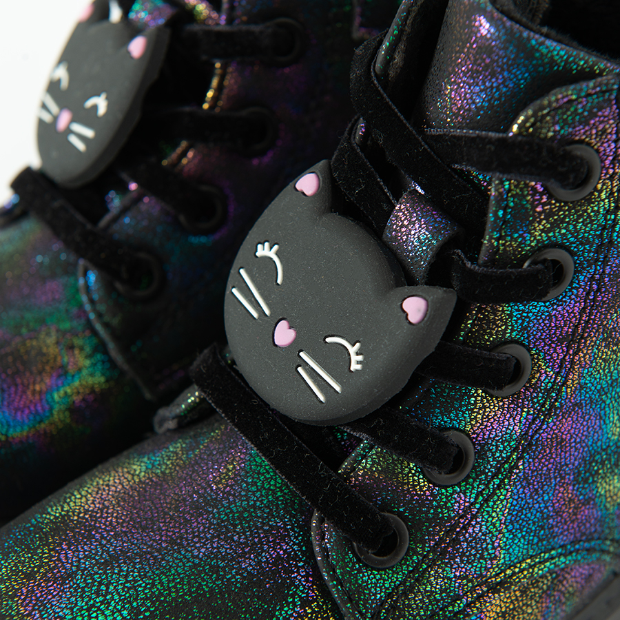 Black ankle shoes with kitten pattern