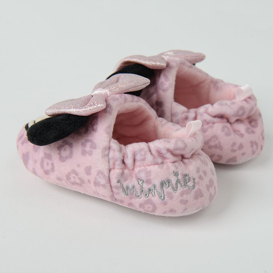 Minnie Mouse pink slippers