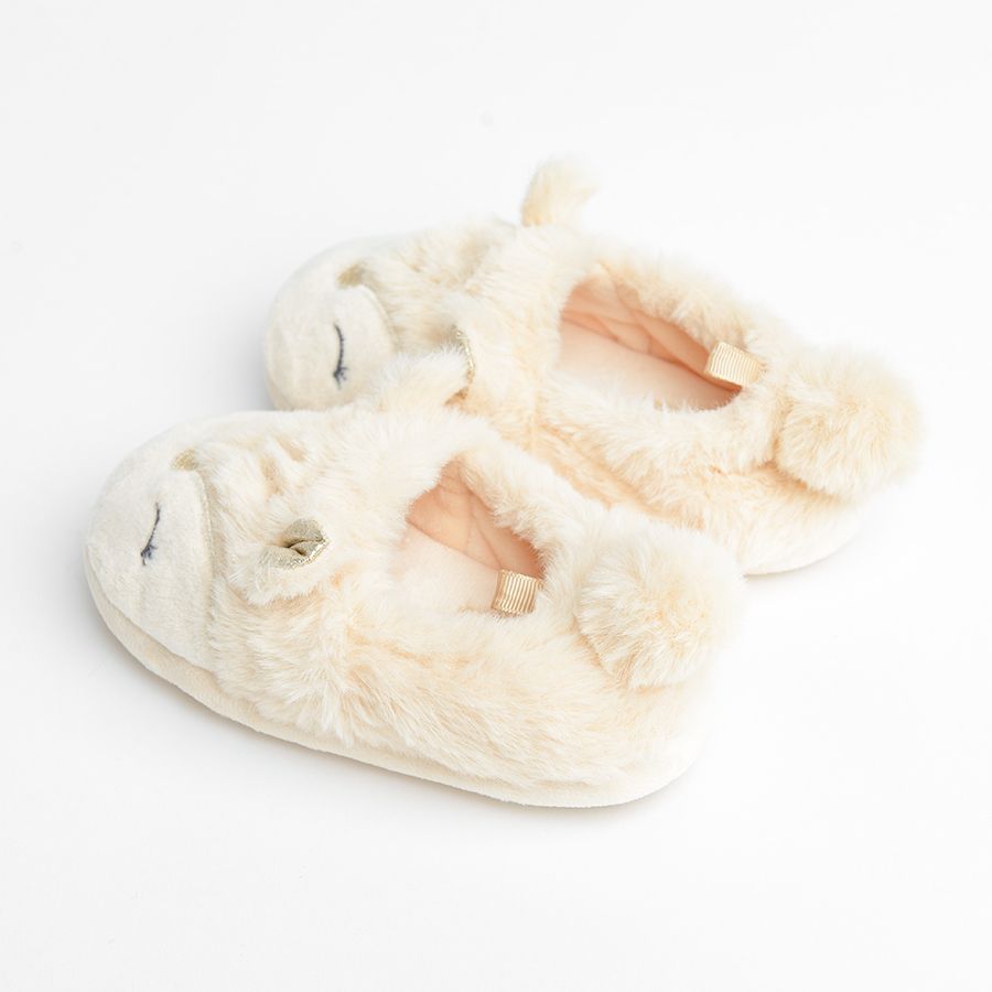 Beige fluufy sleepers with kitten pattern