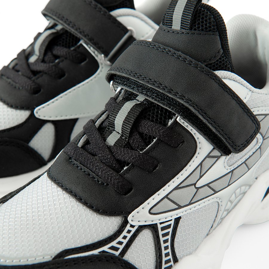 LEISURE SHOES