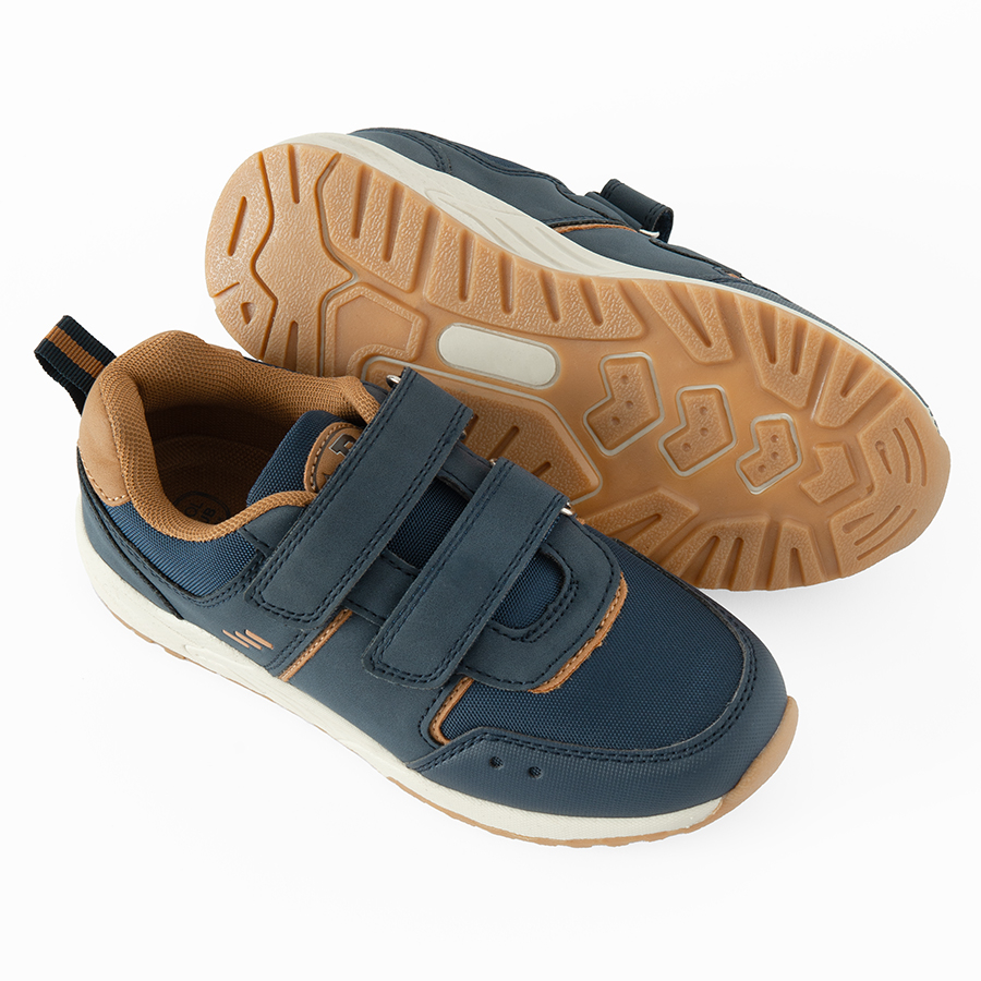 LEISURE SHOES
