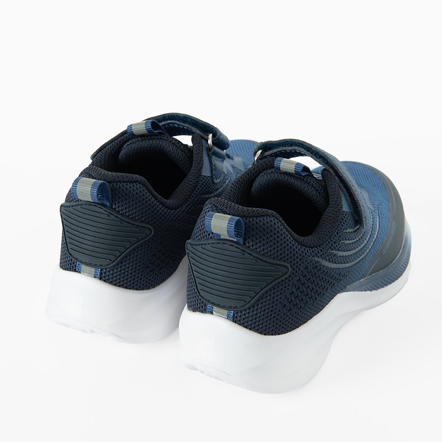 LEISURE SHOES